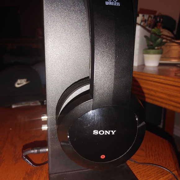 Sony wireless headphones - Picture 3 of 4